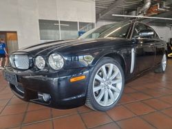 Schwarz Gebraucht 2007 Jaguar XJ8 Limousine | 20.900 €