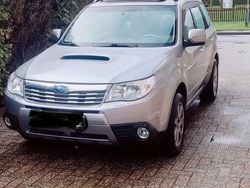Silber Gebraucht 2010 Subaru Forester SUV | 13.999 €