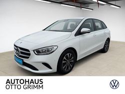 Weiß Gebraucht 2022 Mercedes B180 Van / Kleinbus | 24.860 € (Superpreis)