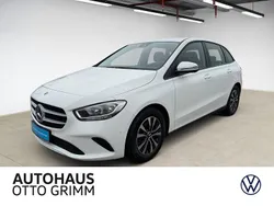 Weiß Gebraucht 2022 Mercedes B180 Van / Kleinbus | 24.930 € (Superpreis)