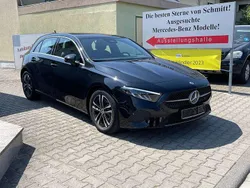 Kosmosschwarz metalliclack Gebraucht 2023 Mercedes A200 Progressive Limousine | 30.650 € (Fairer Preis)