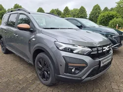 Dolomitgrau Gebraucht 2025 Dacia Jogger Extreme Van / Kleinbus | 20.990 € (Fairer Preis)
