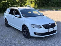 Weiß Gebraucht 2015 Skoda Octavia LAURIN & KLEMENT Kombi | 14.100 € (Fairer Preis)