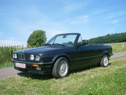 Diamantschwarz Gebraucht 1988 BMW 325 Cabriolet Cabrio | 20.500 €