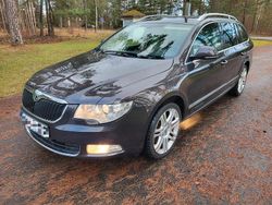 Braun Gebraucht 2010 Skoda Superb Elegance Kombi | 6.700 € (Fairer Preis)