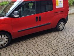 Rot Gebraucht 2012 Opel Combo Selection Van / Kleinbus | 3.300 € (Etwas zu teuer)