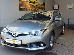 Silber Gebraucht 2016 Toyota Auris Comfort Limousine | 14.700 € (Etwas zu teuer)