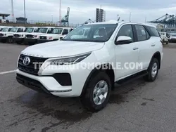 Schwarz Neu 2024 Toyota Fortuner SUV | 34.500 €