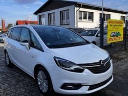 Weiß Gebraucht 2018 Opel Zafira Business Edition Van / Kleinbus | 11.900 € (Fairer Preis)