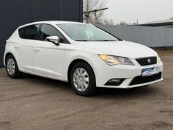Weiß Gebraucht 2016 Seat Leon Reference Limousine | 10.990 € (Fairer Preis)