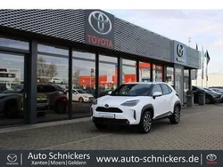 Schneeweiß Gebraucht 2022 Toyota Yaris Hybrid Team | 23.240 € (Fairer Preis)