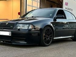 Schwarz Gebraucht 2001 Skoda Octavia RS Limousine | 11.000 €
