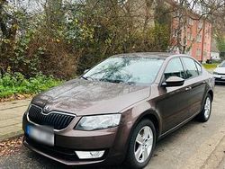 Braun Gebraucht 2013 Skoda Octavia Limousine | 6.999 € (Guter Preis)