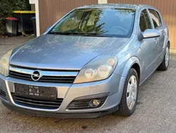 Grau Gebraucht 2006 Opel Astra Limousine | 3.299 € (Fairer Preis)