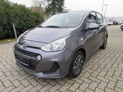 Grau Gebraucht 2017 Hyundai i10 YES! Kleinwagen | 7.490 € (Fairer Preis)