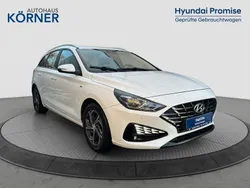 Weiss Gebraucht 2021 Hyundai i30 Trend Kombi | 20.900 € (Fairer Preis)