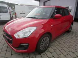 Rot Gebraucht 2018 Suzuki Swift Kleinwagen | 7.990 € (Guter Preis)