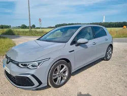 Grau Gebraucht 2023 VW Golf VIII R-line Limousine | 27.500 € (Superpreis)
