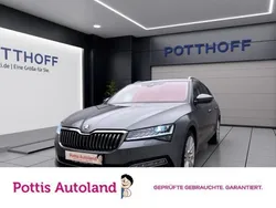 Graphite grau Gebraucht 2023 Skoda Superb Style Kombi | 39.922 € (Fairer Preis)