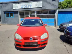 Rot Gebraucht 2004 VW Golf V Limousine | 3.600 €