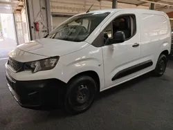 Weiß Gebraucht 2019 Peugeot Partner Premium Van / Kleinbus | 10.890 € (Etwas zu teuer)