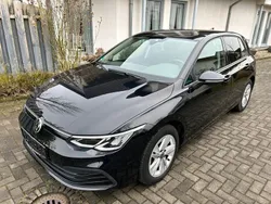 Schwarz Gebraucht 2020 VW Golf VIII Life Limousine | 21.900 € (Fairer Preis)
