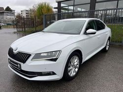 Weiß Gebraucht 2017 Skoda Superb Ambition Limousine | 18.950 € (Fairer Preis)