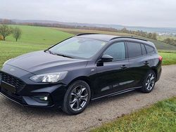 Schwarz Gebraucht 2020 Ford Focus ST-Line Kombi | 14.600 € (Fairer Preis)