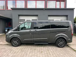 Grau Gebraucht 2020 Ford Tourneo Custom Van / Kleinbus | 26.450 € (Teuer)