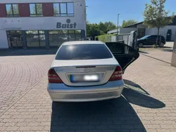 Silber Gebraucht 2004 Mercedes 200 Limousine | 3.500 €