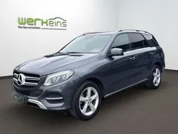 Grau (metallic) Gebraucht 2016 Mercedes GLE250 SUV | 26.989 € (Guter Preis)