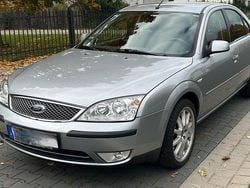 Silber Gebraucht 2003 Ford Mondeo Ghia Limousine | 3.500 € (Teuer)