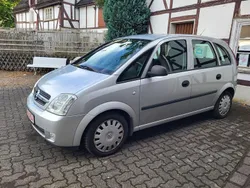 Grau Gebraucht 2003 Opel Meriva Van / Kleinbus | 1.799 € (Etwas zu teuer)