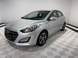 Grau Gebraucht 2016 Hyundai i30 Trend Limousine | 8.999 € (Guter Preis)