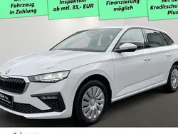 Moonweiss metallic Gebraucht 2024 Skoda Scala Essence Kleinwagen | 18.999 € (Guter Preis)