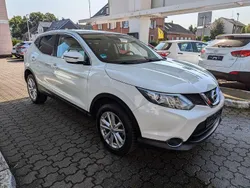 Weiß Gebraucht 2016 Nissan Qashqai Acenta SUV | 12.500 € (Fairer Preis)