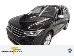 Deep black perleffekt Gebraucht 2024 VW Tiguan Allspace Elegance SUV | 40.020 € (Guter Preis)