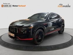 Schwarz (metallic) Gebraucht 2017 Maserati Levante SUV | 33.900 € (Fairer Preis)