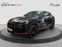 Schwarz (metallic) Gebraucht 2017 Maserati Levante SUV | 35.980 € (Fairer Preis)