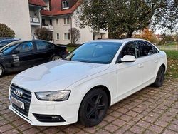 Weiß Gebraucht 2014 Audi A4 Attraction Limousine | 12.700 € (Fairer Preis)