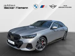 Oxidgrau Gebraucht 2024 BMW 520 M Sport Limousine | 53.786 € (Guter Preis)