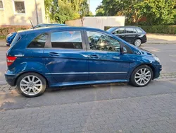Blau Gebraucht 2010 Mercedes B200 Van / Kleinbus | 6.900 € (Guter Preis)