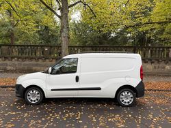 Weiß Gebraucht 2013 Fiat Doblò Van / Kleinbus | 6.200 €