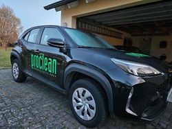 Schwarz Gebraucht 2022 Toyota Yaris Hybrid Limousine | 17.990 € (Fairer Preis)