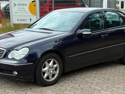 Blau Gebraucht 2002 Mercedes C220 Avantgarde Limousine | 3.350 € (Fairer Preis)