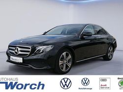 Obsidianschwarz metallic Gebraucht 2018 Mercedes E200 Avantgarde Limousine | 29.949 € (Fairer Preis)