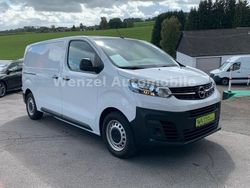 Weiß Gebraucht 2023 Opel Vivaro-e Combi Edition Van | 22.895 €