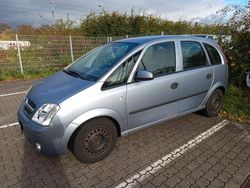Grau Gebraucht 2004 Opel Meriva Van / Kleinbus | 500 € (Superpreis)