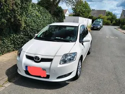 Weiß Gebraucht 2007 Toyota Auris Kleinwagen | 5.399 € (Etwas zu teuer)