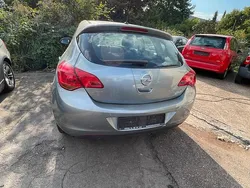 Grau Gebraucht 2010 Opel Astra Limousine | 1.500 € (Guter Preis)